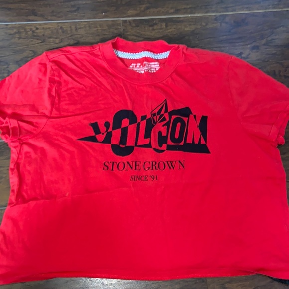 Red Volcom cropped tee - Picture 1 of 4